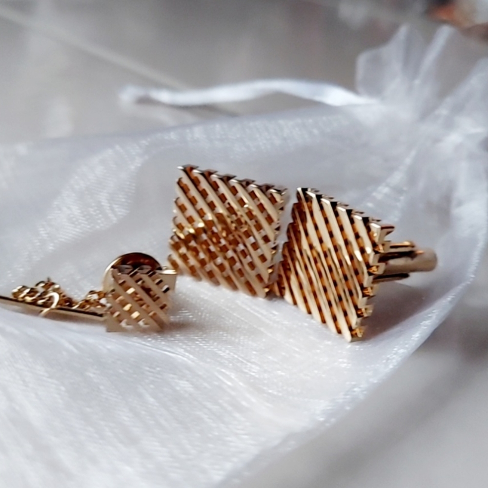 Goldtone Squared Waffle Cuff Link and Tie Tack Lapel Pin Set + Free Gift Bag